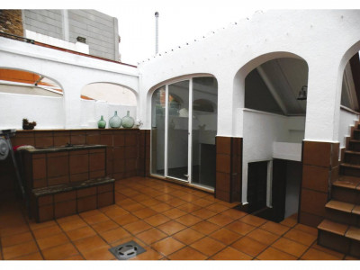 FANTASTICA PLANTA BAJA REFORMADA CON PATIO Y TERRAZA CENTRO SANT QUIRZE