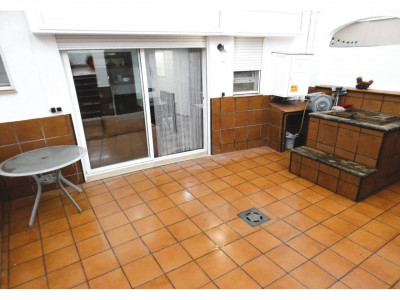 FANTASTICA PLANTA BAJA REFORMADA CON PATIO Y TERRAZA CENTRO SANT QUIRZE