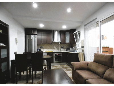 FANTASTICA PLANTA BAJA REFORMADA CON PATIO Y TERRAZA CENTRO SANT QUIRZE