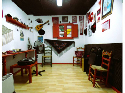 FANTASTICA PLANTA BAJA REFORMADA CON PATIO Y TERRAZA CENTRO SANT QUIRZE