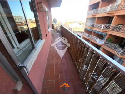 FANTASTICO PISO 4 HABITACIONS ALMOGAVERS-SABADELL