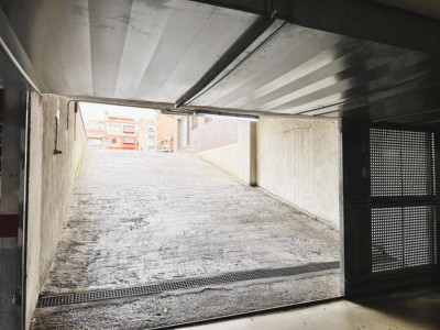 FANTASTICO PISO CON TERRAZA CON ZONA COMUNITARIA Y PISCINA