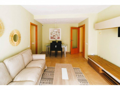 FANTASTICO PISO CON TERRAZA CON ZONA COMUNITARIA Y PISCINA