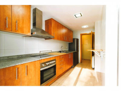 FANTASTICO PISO CON TERRAZA CON ZONA COMUNITARIA Y PISCINA