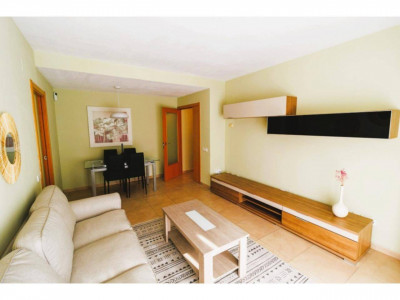 FANTASTICO PISO CON TERRAZA CON ZONA COMUNITARIA Y PISCINA