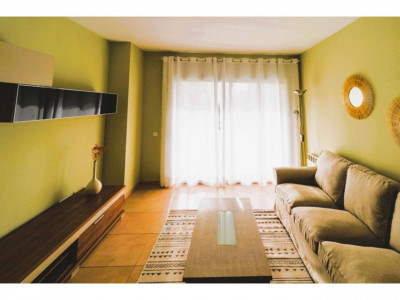 FANTASTICO PISO CON TERRAZA CON ZONA COMUNITARIA Y PISCINA