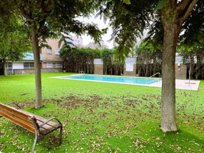 FANTASTICO PISO CON TERRAZA CON ZONA COMUNITARIA Y PISCINA