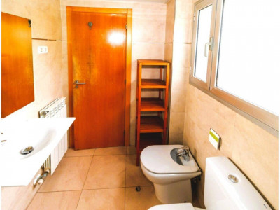 FANTASTICO PISO CON TERRAZA CON ZONA COMUNITARIA Y PISCINA