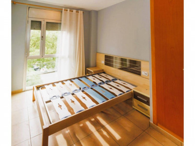 FANTASTICO PISO CON TERRAZA CON ZONA COMUNITARIA Y PISCINA