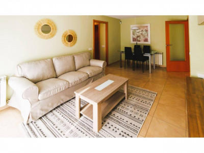 FANTASTICO PISO CON TERRAZA CON ZONA COMUNITARIA Y PISCINA