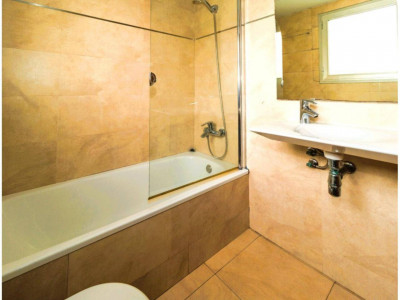 FANTASTICO PISO CON TERRAZA CON ZONA COMUNITARIA Y PISCINA