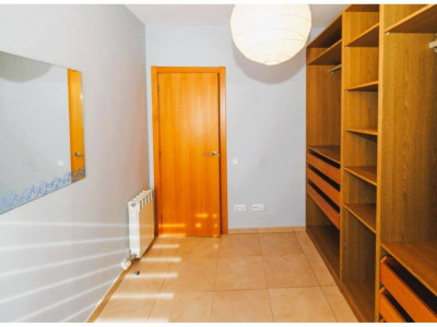 FANTASTICO PISO CON TERRAZA CON ZONA COMUNITARIA Y PISCINA
