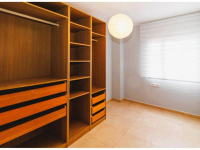 FANTASTICO PISO CON TERRAZA CON ZONA COMUNITARIA Y PISCINA