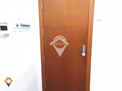 FANTASTICO PISO REFORMADO, SOLEADO, CON BALCON, ASCENSOR, PARQUING Y TRASTERO