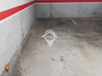 FANTASTICO PISO REFORMADO, SOLEADO, CON BALCON, ASCENSOR, PARQUING Y TRASTERO