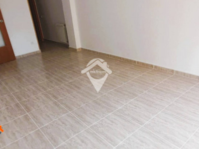 FANTASTICO PISO REFORMADO, SOLEADO, CON BALCON, ASCENSOR, PARQUING Y TRASTERO