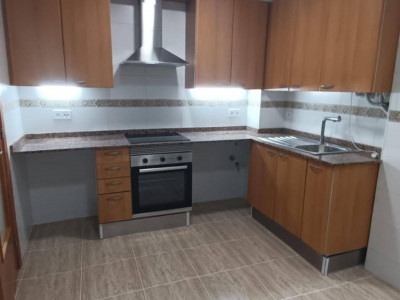 FANTASTICO PISO REFORMADO Y MUY SOLEADO CON BALCÓN, ASCENSOR, PARKING Y TRASTERO