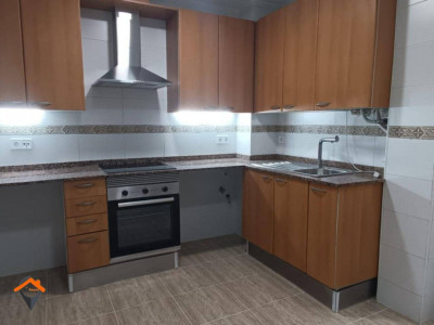 FANTASTICO PISO REFORMADO Y MUY SOLEADO CON BALCÓN, ASCENSOR, PARKING Y TRASTERO