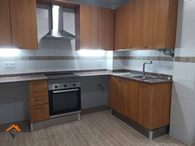 FANTASTICO PISO REFORMADO Y MUY SOLEADO CON BALCÓN, ASCENSOR, PARKING Y TRASTERO