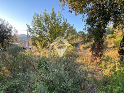 FANTASTICO TERRENO CON LICENCIA PARA CONSTRUIR CHALET URBANIZACION CASTELLAR V.