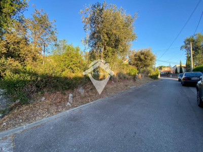 FANTASTICO TERRENO CON LICENCIA PARA CONSTRUIR CHALET URBANIZACION CASTELLAR V.