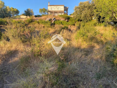 FANTASTICO TERRENO CON LICENCIA PARA CONSTRUIR CHALET URBANIZACION CASTELLAR V.