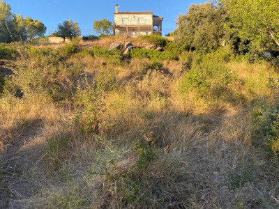 FANTASTICO TERRENO CON LICENCIA PARA CONSTRUIR CHALET URBANIZACION CASTELLAR V.