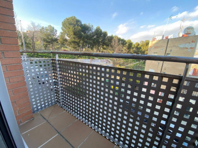 FANTASTICO Y ACOGEDOR PISO EN CALLE GENERAL MORAGUES-TERRASSA