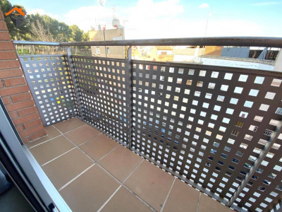 FANTASTICO Y ACOGEDOR PISO EN CALLE GENERAL MORAGUES-TERRASSA