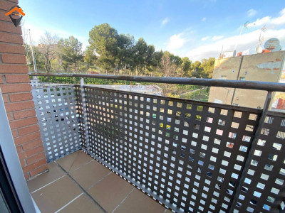 FANTASTICO Y ACOGEDOR PISO EN CALLE GENERAL MORAGUES-TERRASSA