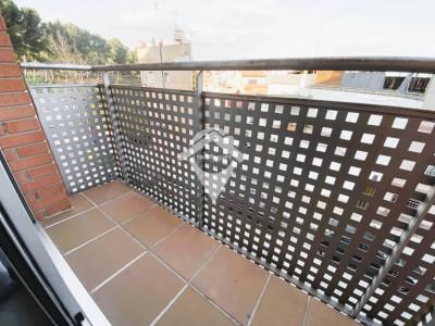 FANTASTICO Y ACOGEDOR PISO EN CALLE GENERAL MORAGUES-TERRASSA