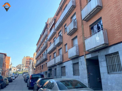 FANTASTICO Y ACOGEDOR PISO EN CALLE GENERAL MORAGUES-TERRASSA