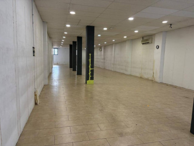 GRAN LOCAL COMERCIAL EN VENTA , DIAFANO CON DOBLE ESCAPARATE!!!