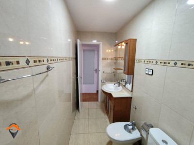 GRAN OPORTUNIDAD, PISO DE 3 HABITACIONES, 1 BAÑO Y CON BALCON EN SABADELL!!!
