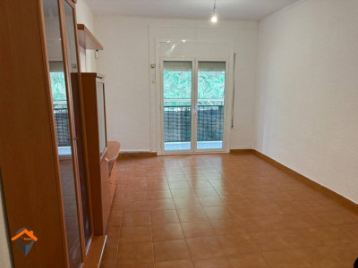 GRAN OPORTUNIDAD, PISO DE 3 HABITACIONES, 1 BAÑO Y CON BALCON EN SABADELL!!!