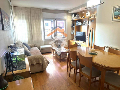 GRAN PISO 4 HABITACIONES CENTRO SABADELL CON PARKING Y TRASTERO