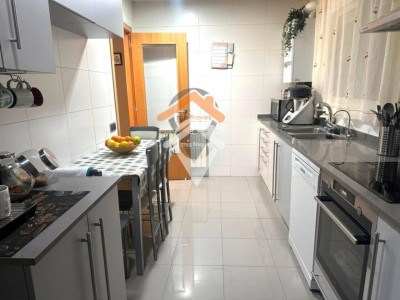 GRAN PISO 4 HABITACIONES CENTRO SABADELL CON PARKING Y TRASTERO