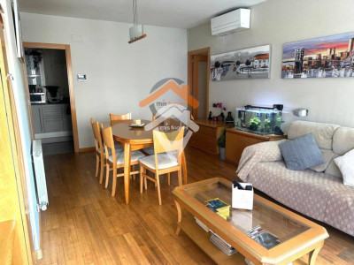 GRAN PISO 4 HABITACIONES CENTRO SABADELL CON PARKING Y TRASTERO