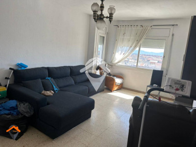 GRAN PISO 4 HABITACIONES CON AMPLIO BALCON Y ASCENSOR¡¡¡