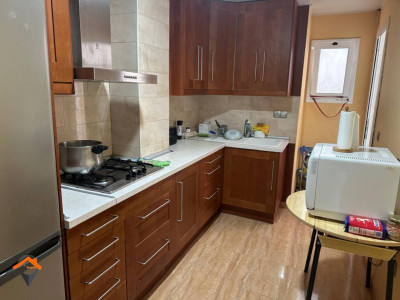 GRAN PISO CON 4 HABITACIONES, AMPLIO BALCON Y ASCENSOR!!!