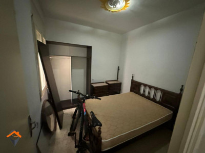 GRAN PISO CON 4 HABITACIONES, AMPLIO BALCON Y ASCENSOR!!!