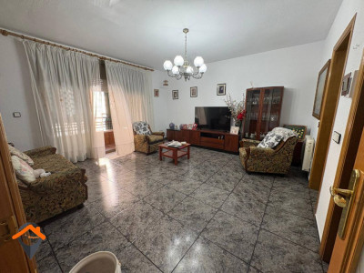 GRAN PISO CON BALCON Y ASCENSOR JUNTO A. MATADEPERA!!