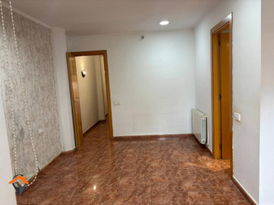 GRAN PISO EN AVENIDA MATADEPERA, CON BALCON, ASCENSOR Y TRASTERO!!