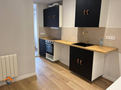 GRAN PISO REFORMADO A ESTRENAR CON BALCON !!