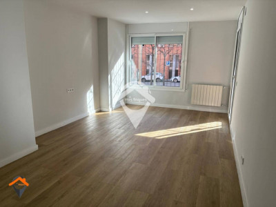 GRAN PISO REFORMADO A ESTRENAR CON BALCON