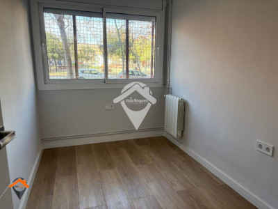 GRAN PISO REFORMADO A ESTRENAR CON BALCON