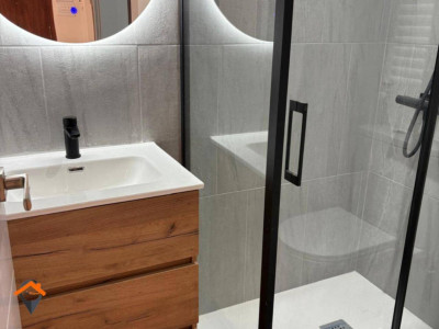 GRAN PISO REFORMADO A ESTRENAR CON BALCON !!