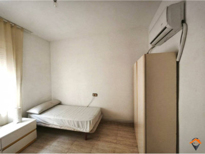 HABITACIÓN DOBLE EXTERIOR JUNTO A RENFE SUD