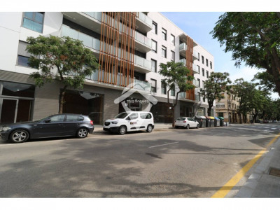 LOCAL ALQUILER CALLE BRUTAU