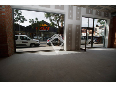 LOCAL ALQUILER CALLE BRUTAU